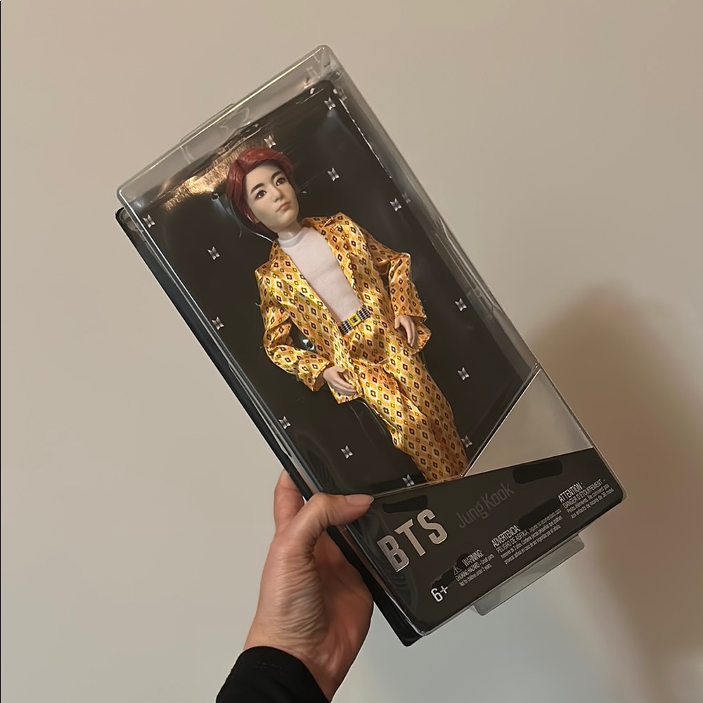 Jungkook Doll in Gold Outfit